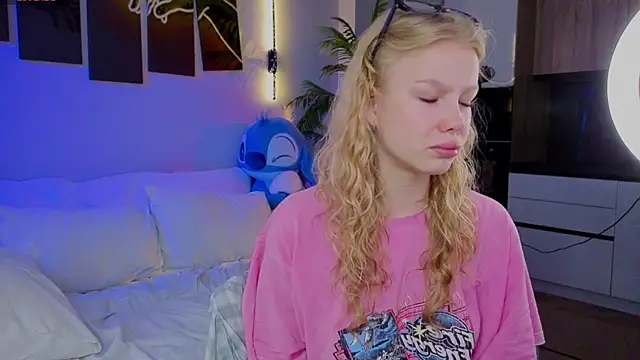 emilyshepar d online show from April 2026 02:02:02 AM