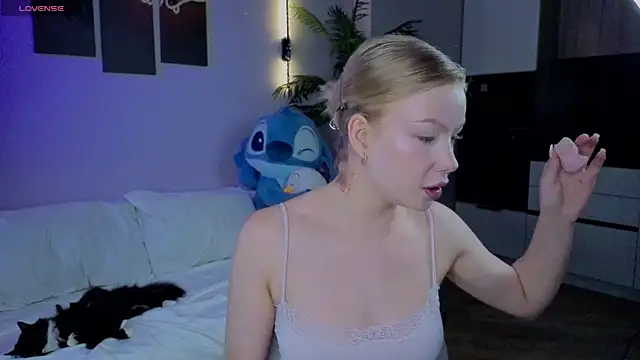 Snapshot of emilyshepar_d chatting on July 2026 02:30:01 AM emilyshepar d online show from July 2026 02:30:01 AM