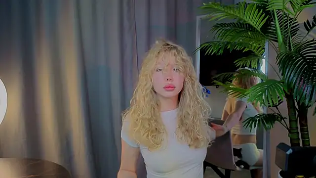 emilyshepar d online show from November 2025 02:39:02 AM