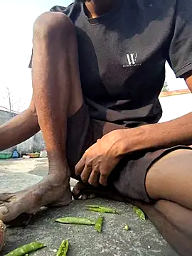 RAYI Queen 4 online show from February 2026 02:51:02 AM