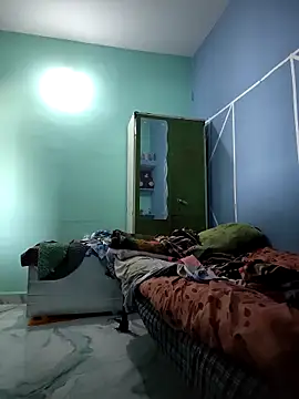 RAYI Queen 4 online show from April 2026 03:36:02 AM