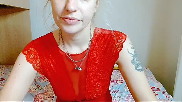 Snapshot of SatinQueen90 chatting on November 2025 07:22:02 AM SatinQueen90 online show from November 2025 07:22:02 AM