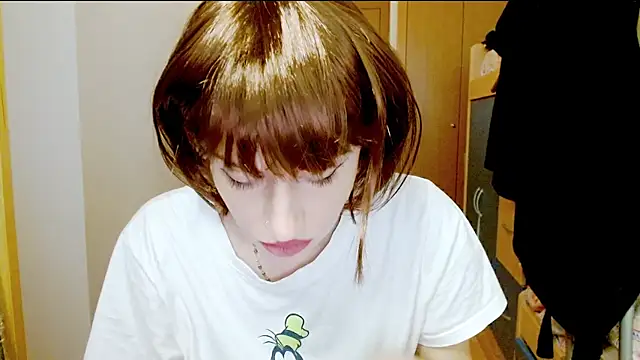 Snapshot of SatinQueen90 chatting on November 2025 09:20:02 AM SatinQueen90 online show from November 2025 09:20:02 AM