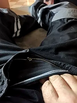 hubbyfun19 online show from April 2026 05:25:01 PM