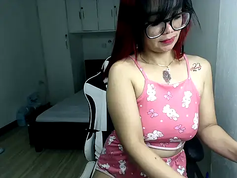 eattmebabyy online show from January 2026 11:59:02 AM