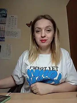Snapshot of Ami_Foxy chatting on May 2026 05:16:01 AM Ami Foxy online show from May 2026 05:16:01 AM