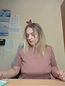 Snapshot of Ami_Foxy chatting on May 2026 05:35:01 AM Ami Foxy online show from May 2026 05:35:01 AM