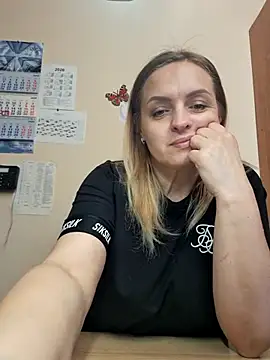 Snapshot of Ami_Foxy chatting on May 2026 07:16:01 AM Ami Foxy online show from May 2026 07:16:01 AM