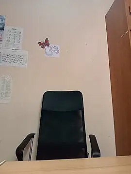 Snapshot of Ami_Foxy chatting on June 2026 08:24:01 AM Ami Foxy online show from June 2026 08:24:01 AM