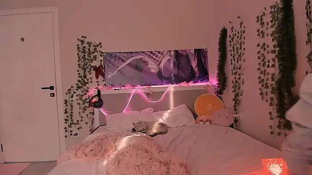 yuna loon online show from December 2025 04:22:02 AM