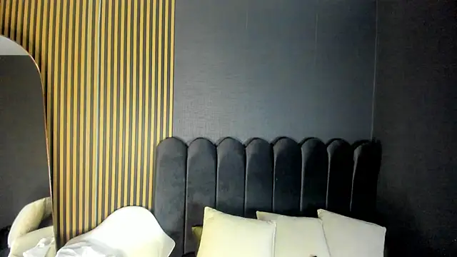 Snapshot of Gina_77 chatting on October 2025 12:04:02 PM Gina 77 online show from October 2025 12:04:02 PM