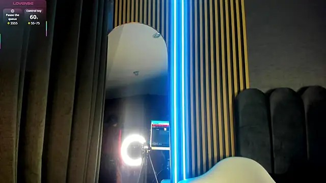 Snapshot of Gina_77 chatting on November 2025 12:42:02 PM Gina 77 online show from November 2025 12:42:02 PM