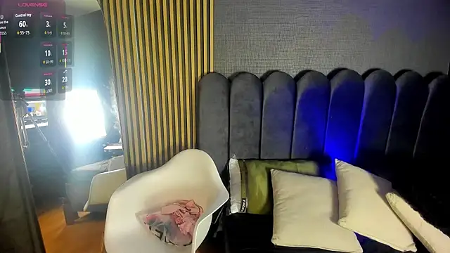 Snapshot of Gina_77 chatting on November 2025 12:09:02 PM Gina 77 online show from November 2025 12:09:02 PM