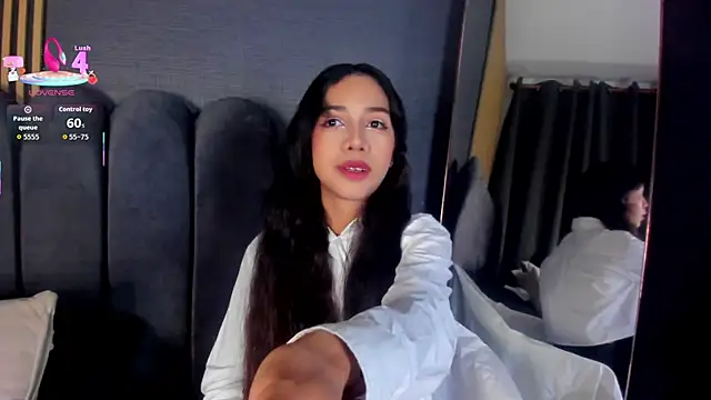 Snapshot of Gina_77 chatting on September 2025 01:37:02 PM Gina 77 online show from September 2025 01:37:02 PM