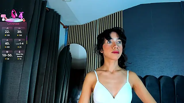 Snapshot of Gina_77 chatting on December 2025 07:46:01 PM Gina 77 online show from December 2025 07:46:01 PM