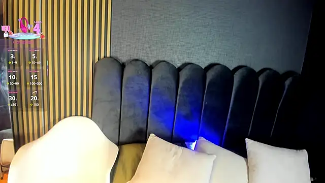 Snapshot of Gina_77 chatting on October 2025 12:02:01 PM Gina 77 online show from October 2025 12:02:01 PM