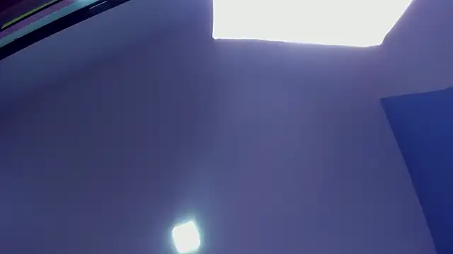 isabela-nix online show from December 2025 08:04:02 PM