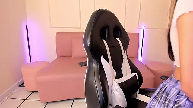 Lilily lv online show from November 2025 12:26:01 PM