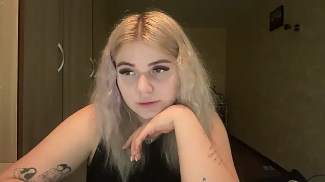 sunshinyflash online show from November 2025 05:36:02 PM