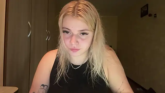 sunshinyflash online show from November 2025 03:45:02 PM