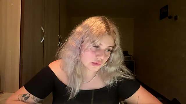 sunshinyflash online show from November 2025 06:08:02 PM