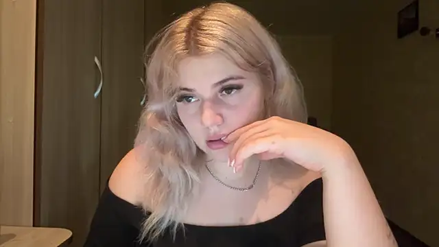 sunshinyflash online show from November 2025 05:56:02 PM