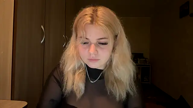 sunshinyflash online show from November 2025 04:40:02 PM