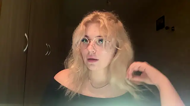 sunshinyflash online show from November 2025 06:23:01 PM