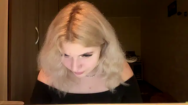 sunshinyflash online show from November 2025 05:12:01 PM