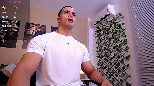 ChristopherBlack  online show from December 2025 01:14:02 PM