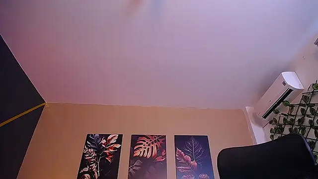 Snapshot of ChristopherBlack_ chatting on October 2025 01:10:02 PM ChristopherBlack online show from October 2025 01:10:02 PM