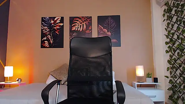 Snapshot of ChristopherBlack_ chatting on October 2025 01:34:01 PM ChristopherBlack online show from October 2025 01:34:01 PM