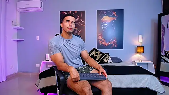 ChristopherBlack  online show from September 2025 01:36:02 PM