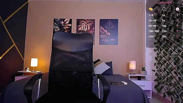 ChristopherBlack  online show from February 2026 01:11:01 PM