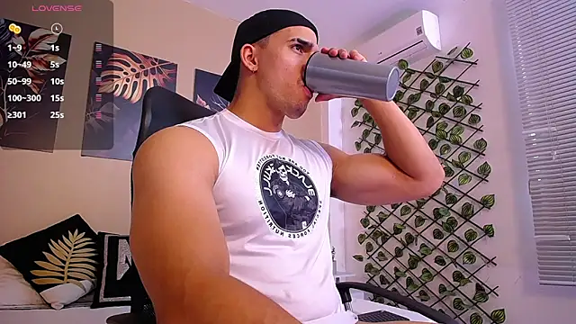 ChristopherBlack  online show from January 2026 01:28:01 PM