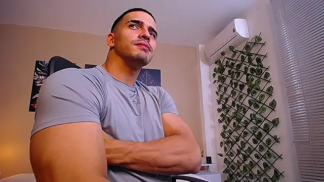 Snapshot of ChristopherBlack_ chatting on November 2025 01:15:02 PM ChristopherBlack online show from November 2025 01:15:02 PM