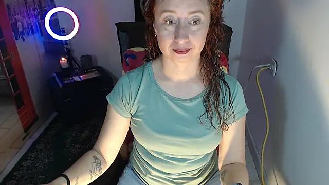 Snapshot of Milf_Valeria chatting on October 2025 02:32:01 PM Milf Valeria online show from October 2025 02:32:01 PM