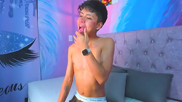 MaxiWildd online show from January 2026 01:04:02 PM