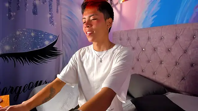 MaxiWildd online show from October 2025 01:01:02 PM