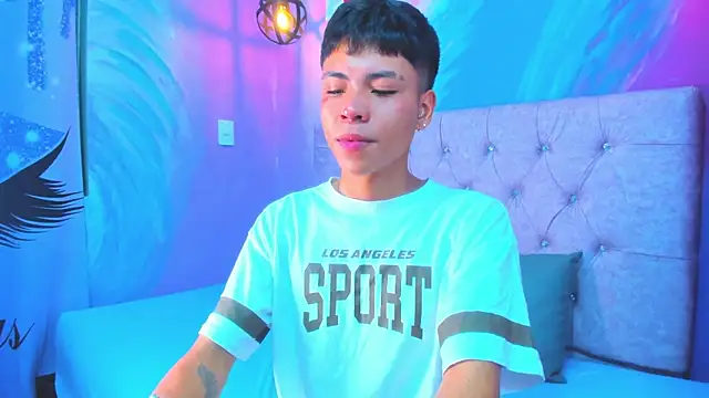 MaxiWildd online show from May 2026 01:14:01 PM