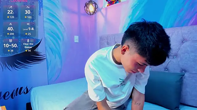 MaxiWildd online show from March 2026 01:45:01 PM