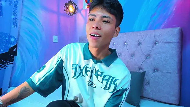 MaxiWildd online show from May 2026 01:17:02 PM