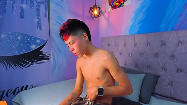 MaxiWildd online show from November 2025 02:10:01 PM