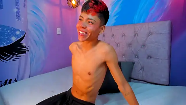 MaxiWildd online show from October 2025 12:58:02 PM