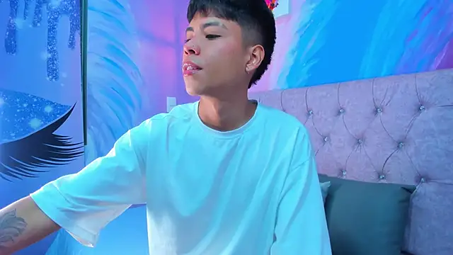 MaxiWildd online show from April 2026 01:13:01 PM