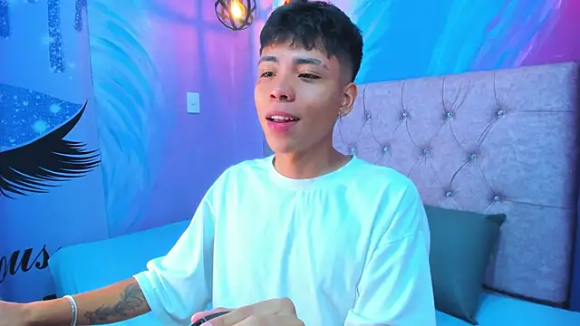 MaxiWildd online show from May 2026 01:19:01 PM
