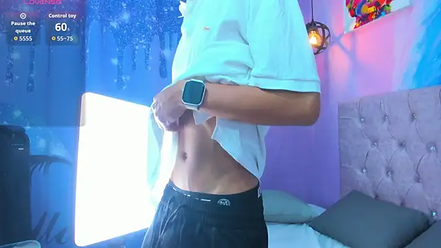 MaxiWildd online show from March 2026 01:13:01 PM