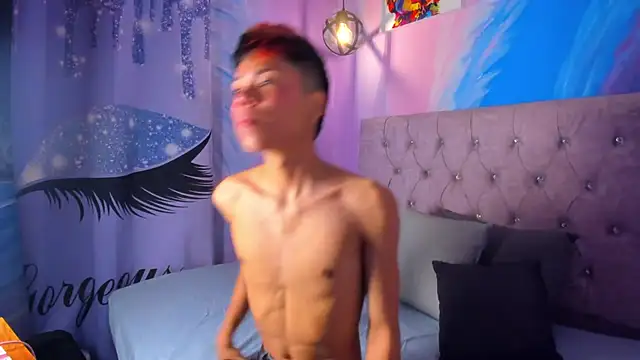 MaxiWildd online show from October 2025 12:48:01 PM