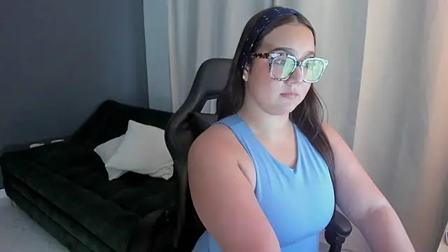 Kyleighc online show from April 2026 11:09:02 PM