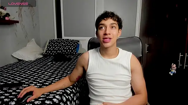 Snapshot of Noxx_starkK chatting on November 2025 01:49:02 AM Noxx starkK online show from November 2025 01:49:02 AM